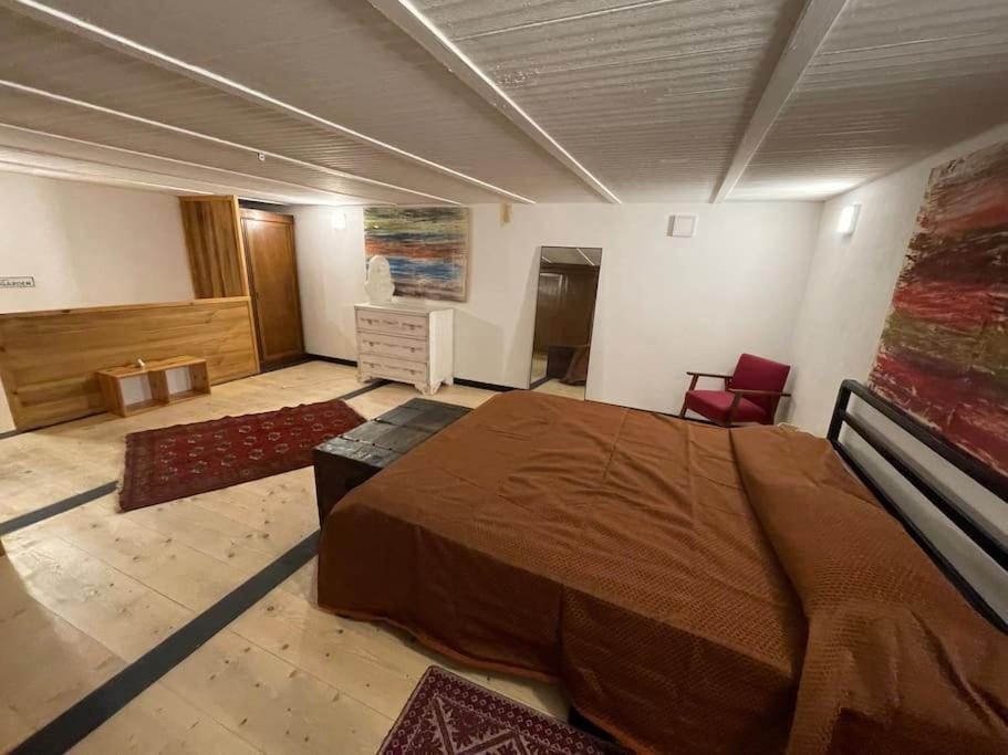 Kamyhouse Una Tranquilla Struttura Nel Verde Villa Nápoles Exterior foto