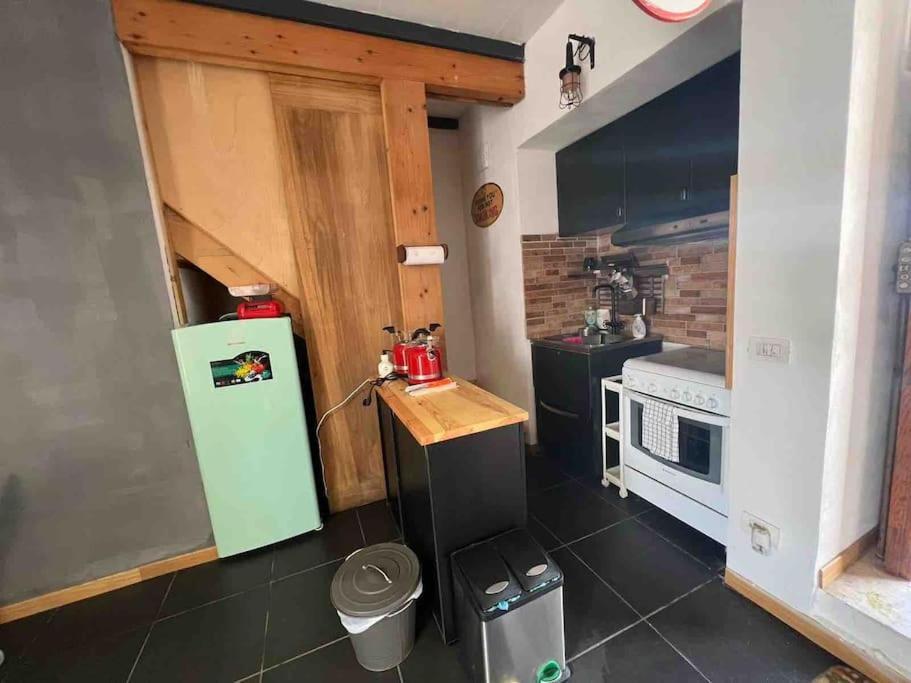 Kamyhouse Una Tranquilla Struttura Nel Verde Villa Nápoles Exterior foto