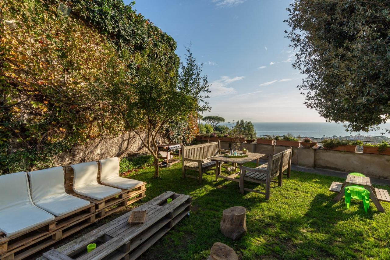 Kamyhouse Una Tranquilla Struttura Nel Verde Villa Nápoles Exterior foto